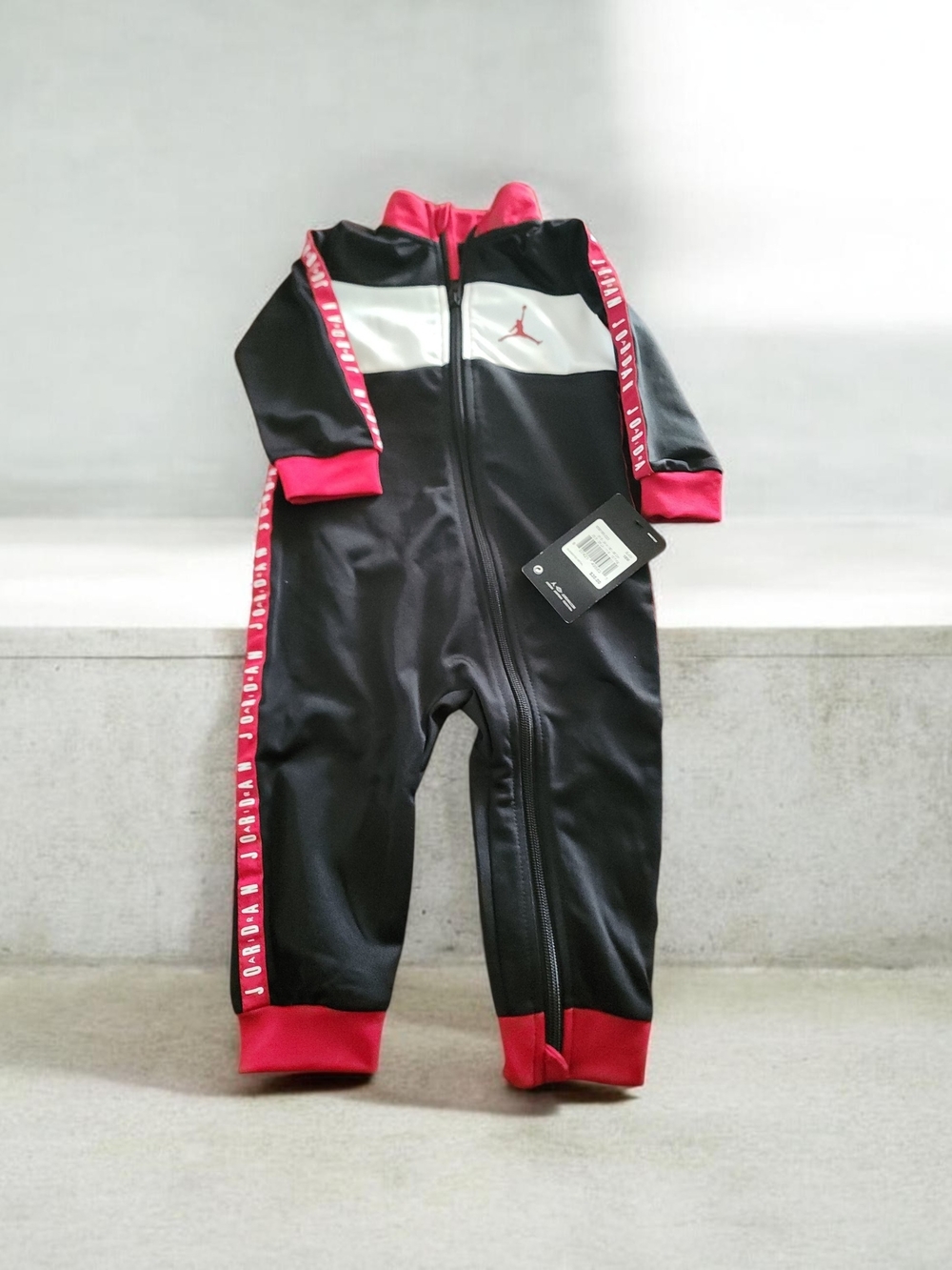 Jordan Kids' Black and Red One-Piece Zip Coverall 18 Mo.